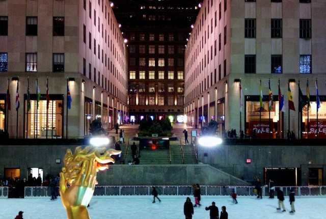 ice-rink-rockefeller-center-new-york-night