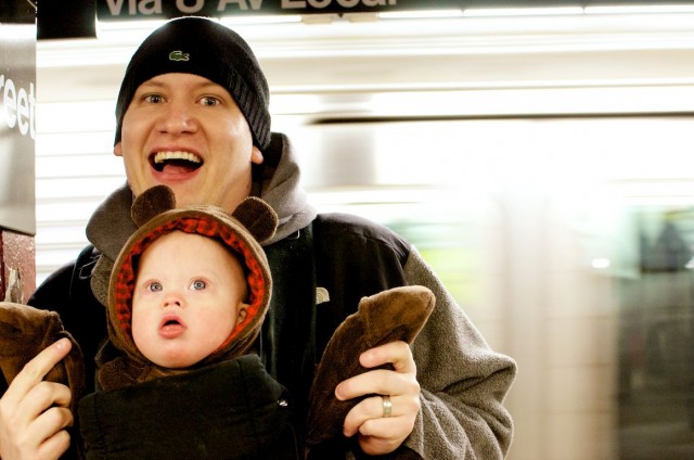 new-york-train-subway-station-father-son-new-york 4