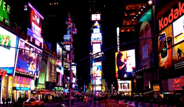 times square at night tourist picture nyc big apple
