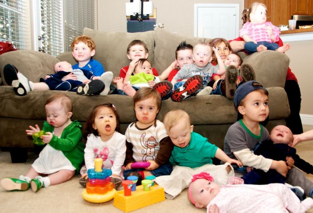 down-syndrome-babies-children-party-group-picture-toddlers 2