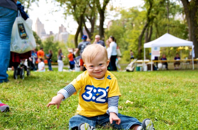 families playing at ndds central park down syndrome buddy walk 