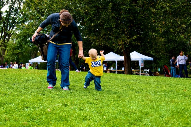 families playing at ndds central park down syndrome buddy walk 